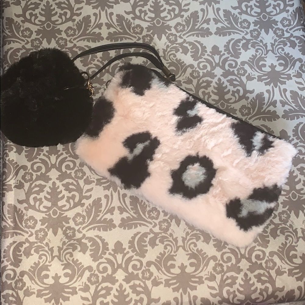 Fur wristlet 